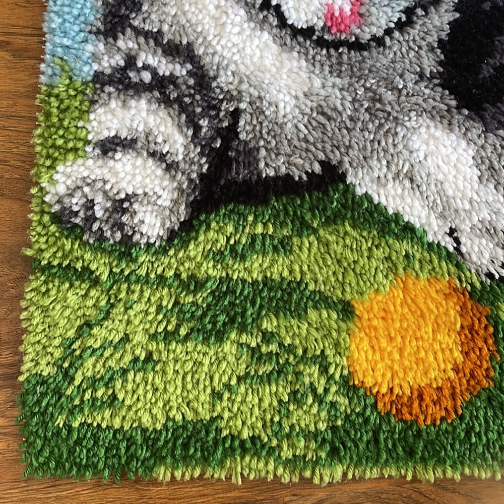 Vintage handmade latch hook kitten tapestry - Picture 3 of 6